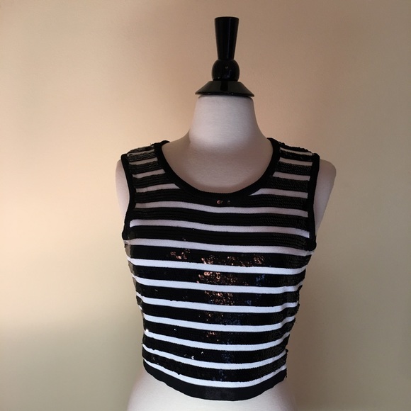 Gianfranco Ferre crop sweater, w/sequined front😍 - Picture 1 of 6